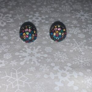 ‎MULTI COLORED CRYSTAL DOME STUD EARRINGS